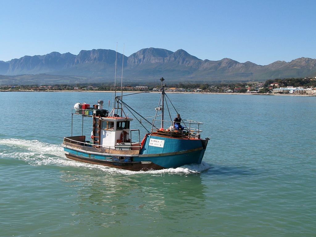 https://commons.wikimedia.org/wiki/File:South_African_fishing_boat.jpg